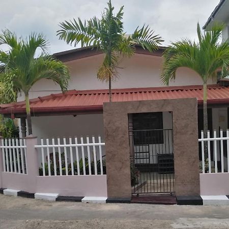 Mjm Villa Colombo Esterno foto